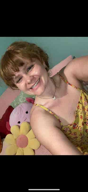 Female Teacher () in need of room