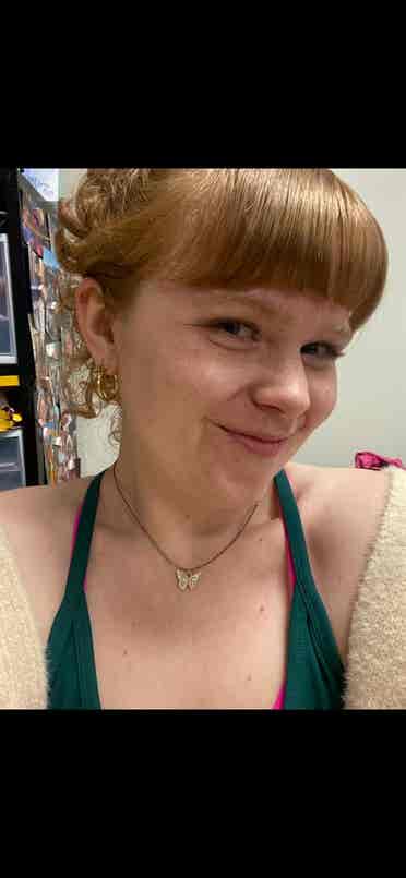 Female Teacher () in need of room
