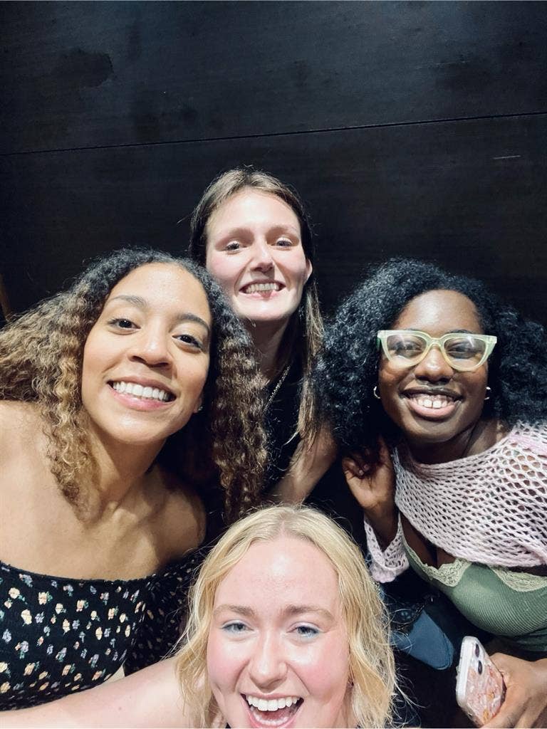 Female grad student roomies needed