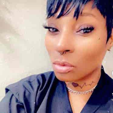 Professional woman seeking a room