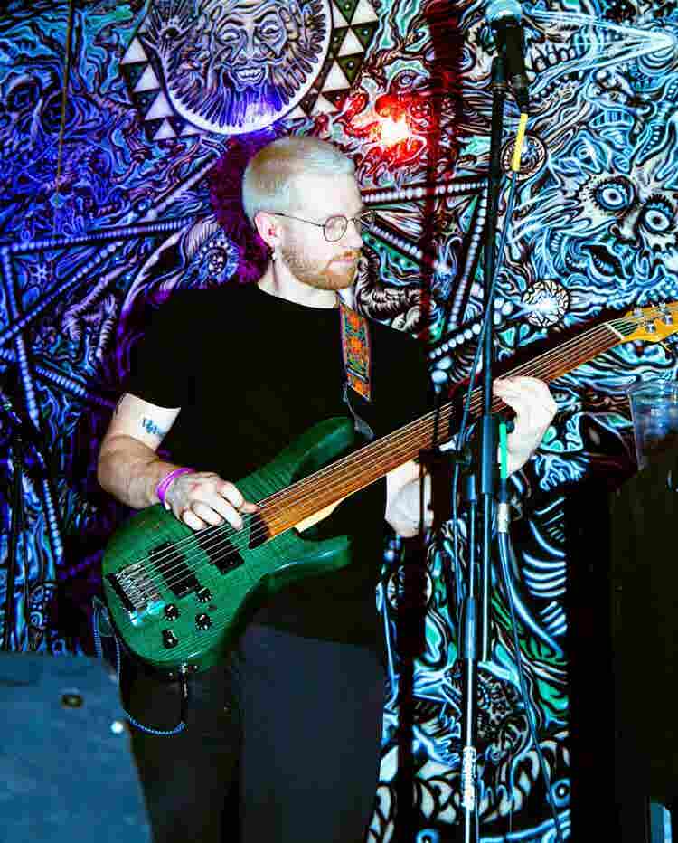 Easy going responsible young man!