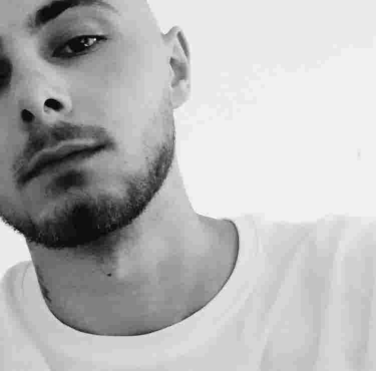 Hello 👋.