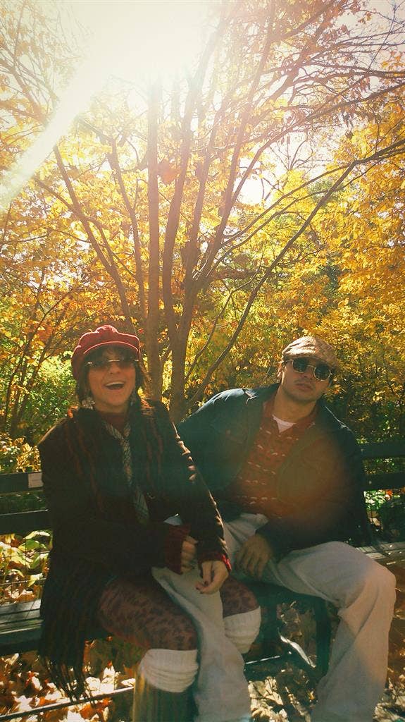 looking for house w roomies