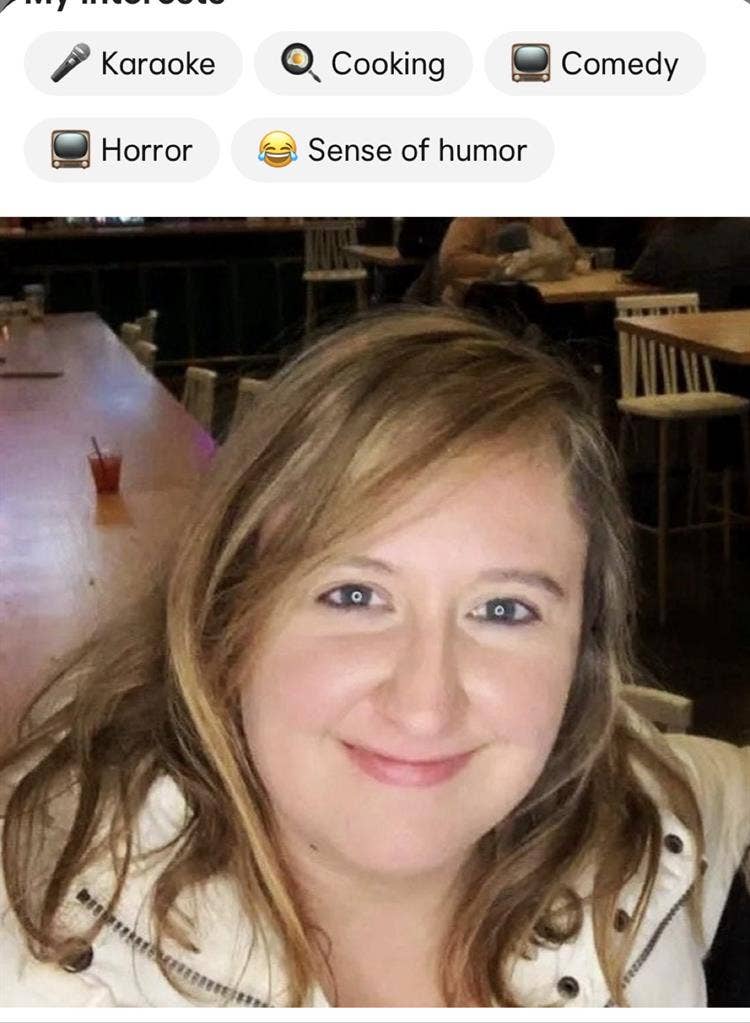 ISO Female Roommate