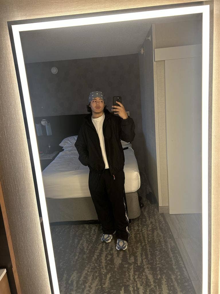 Looking for roommate