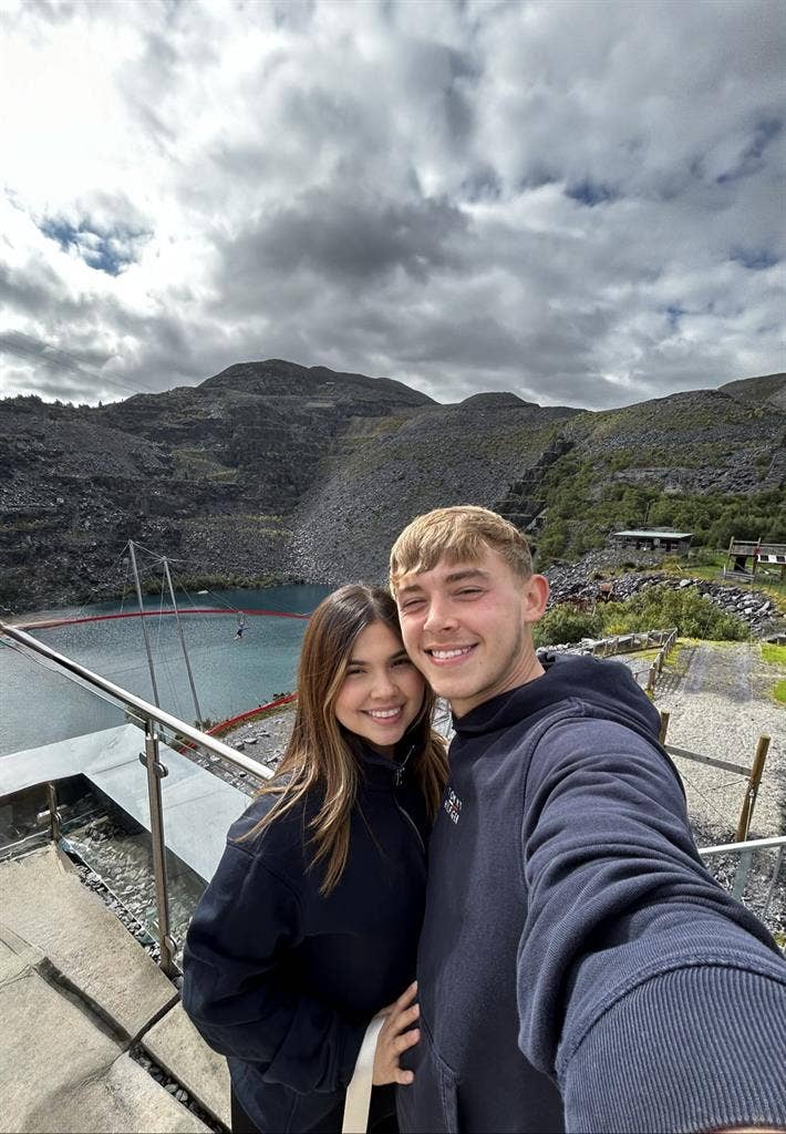Couple looking for a room