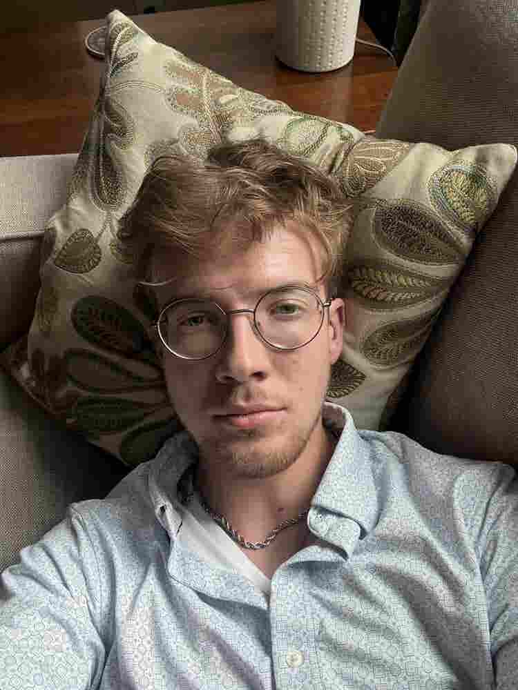 Looking for a Roommate