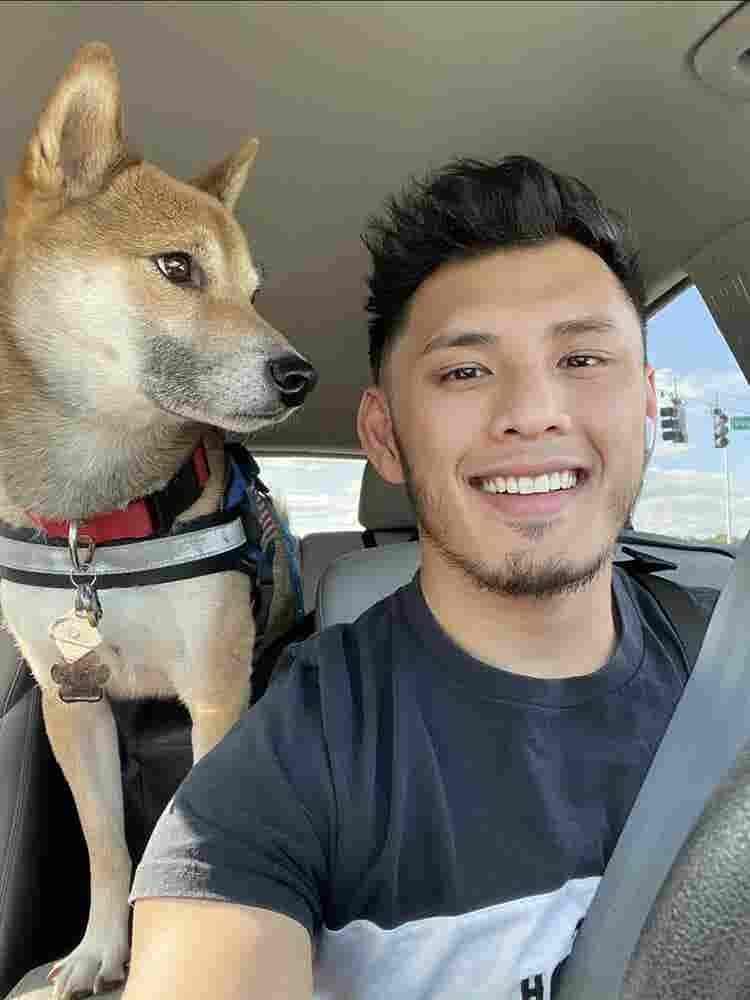Clean Respectful gamer dog owner