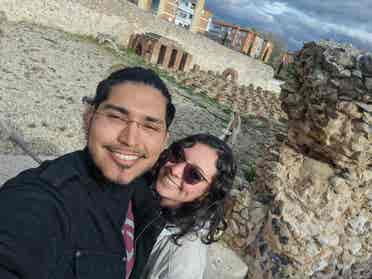 Busco habitación para pareja