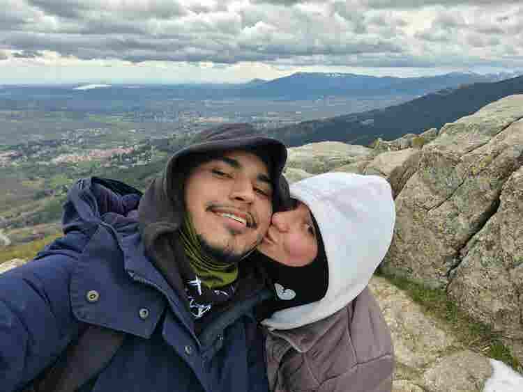 Busco habitación para pareja