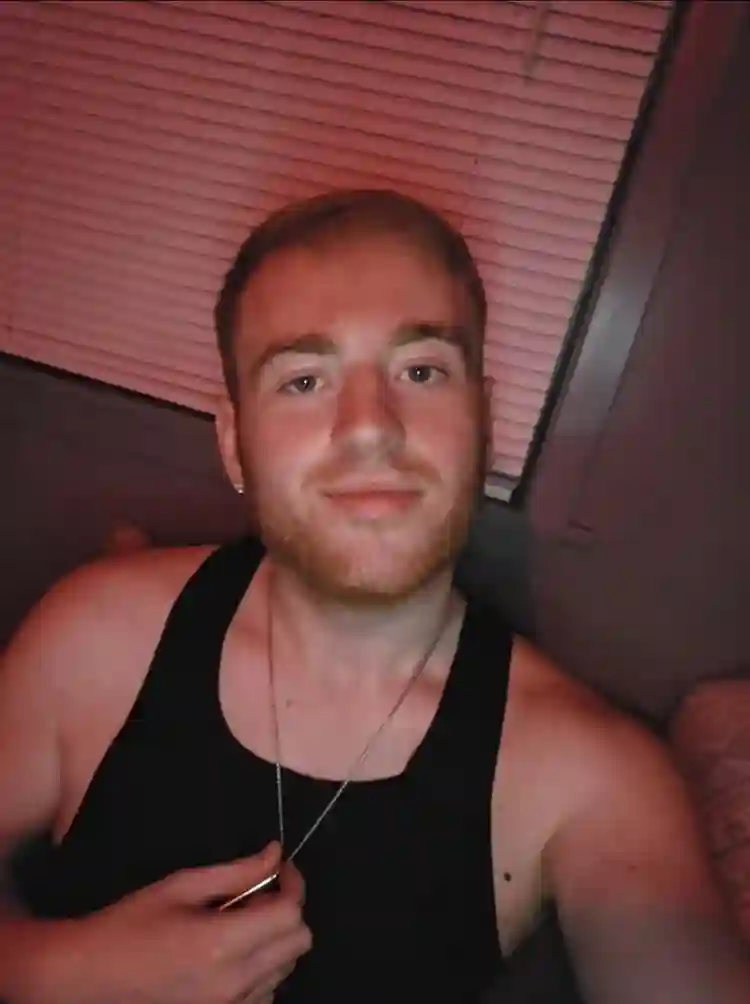 Looking for a room 👁️👄👁️