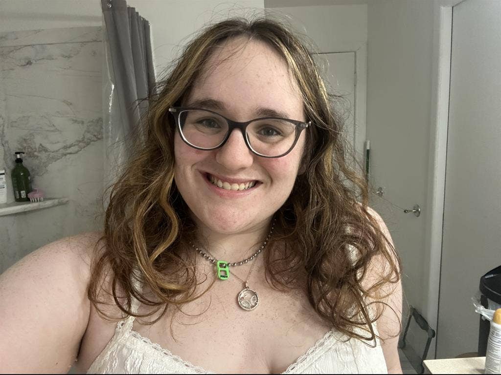 female roommate for january