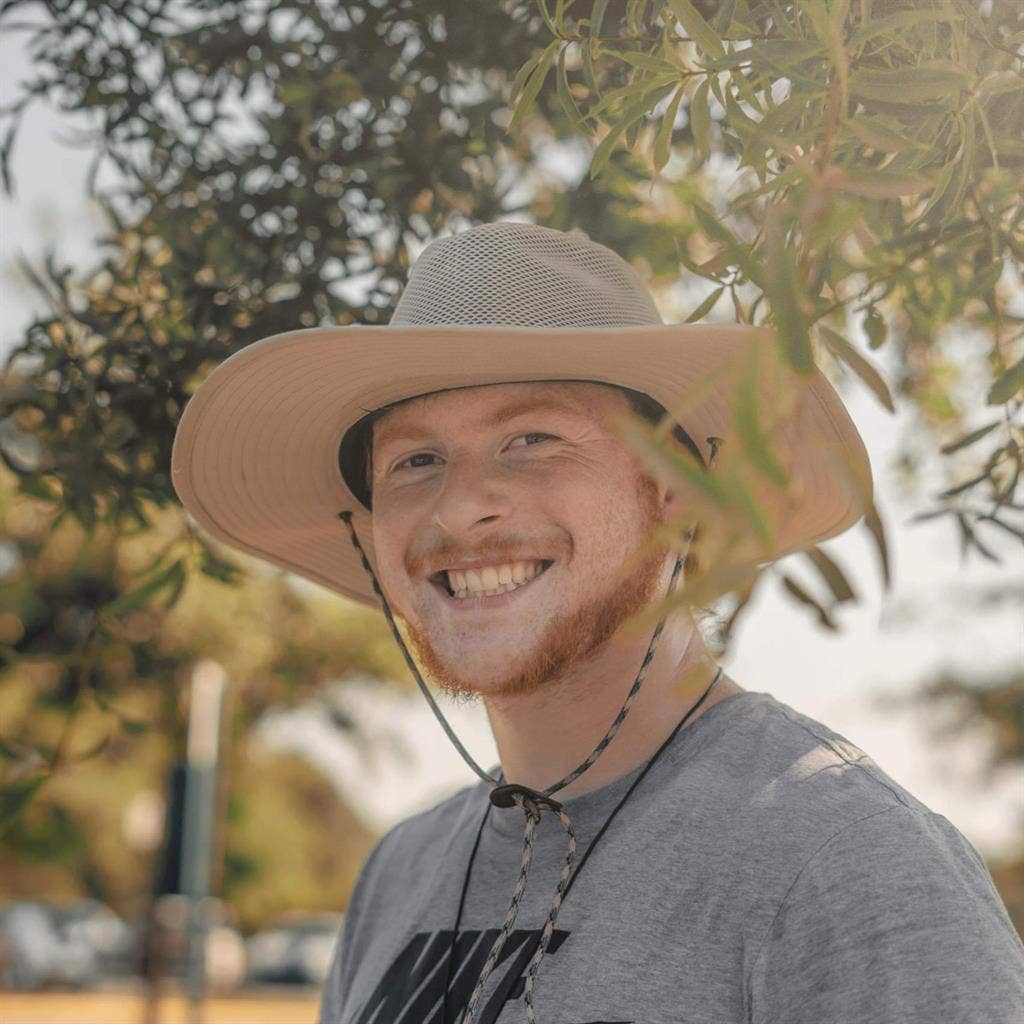 Single, y male, looking for place