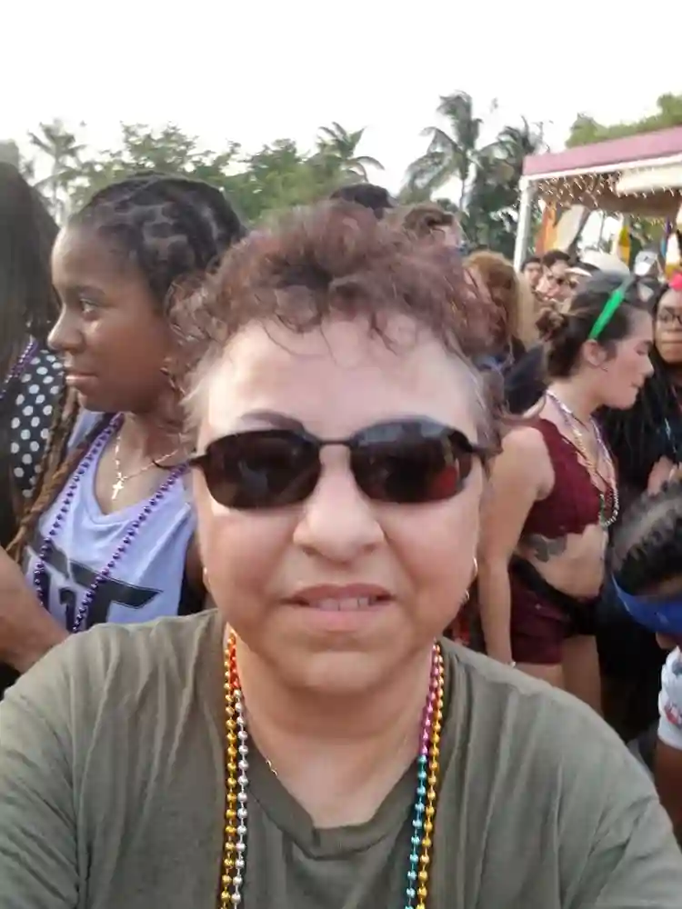 New - L.B. clean/quiet/rent on time