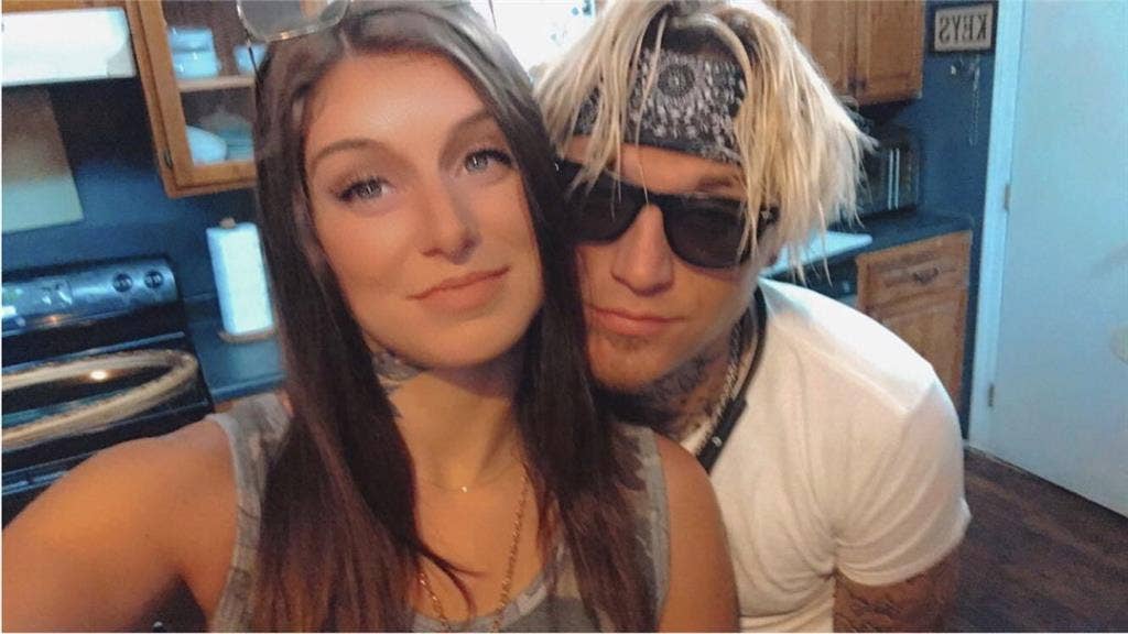 COUPLE needing temporary room!!