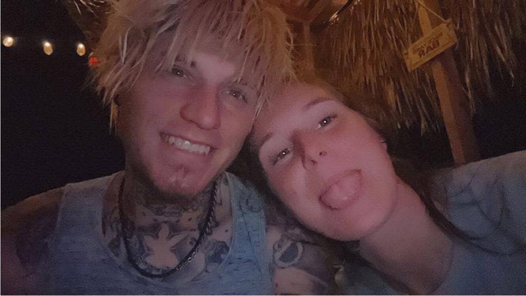 COUPLE needing temporary room!!