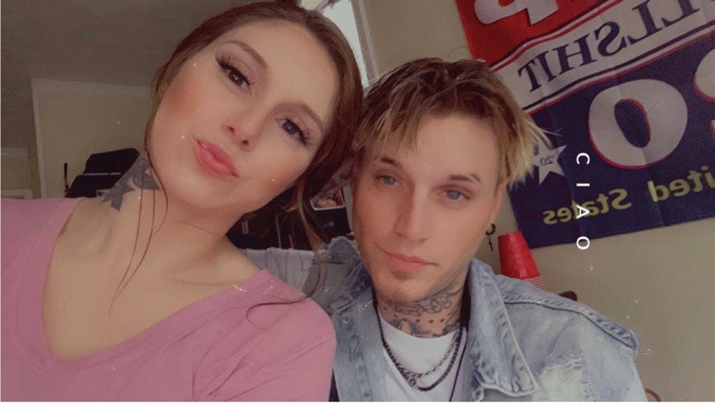 COUPLE needing temporary room!!