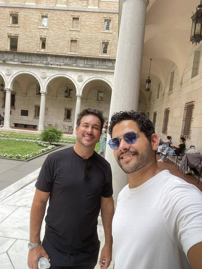 Gay couple looking for a room