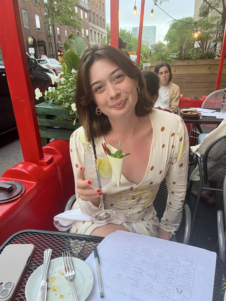 Looking for roomie(s) and APT!
