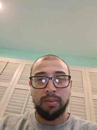 Looking for long-term roommate