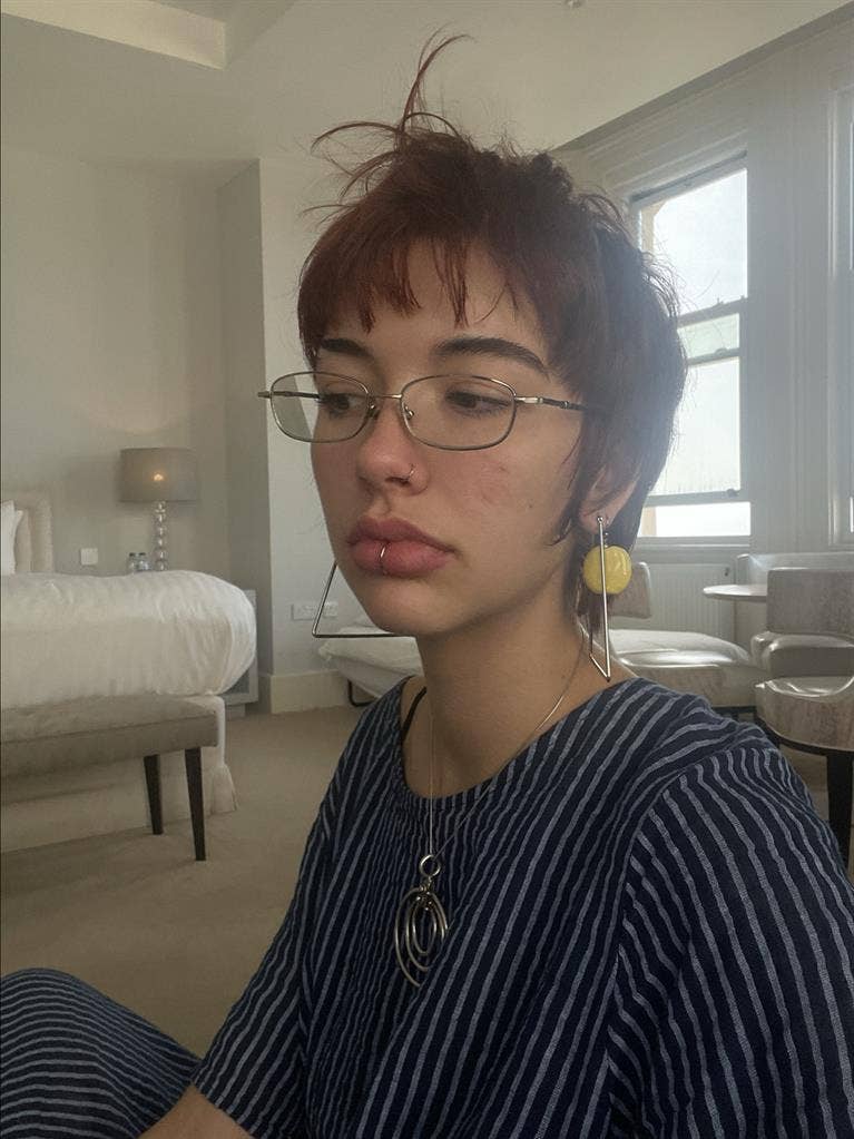 STUDENT LOOKING FOR A ROOM ASAP