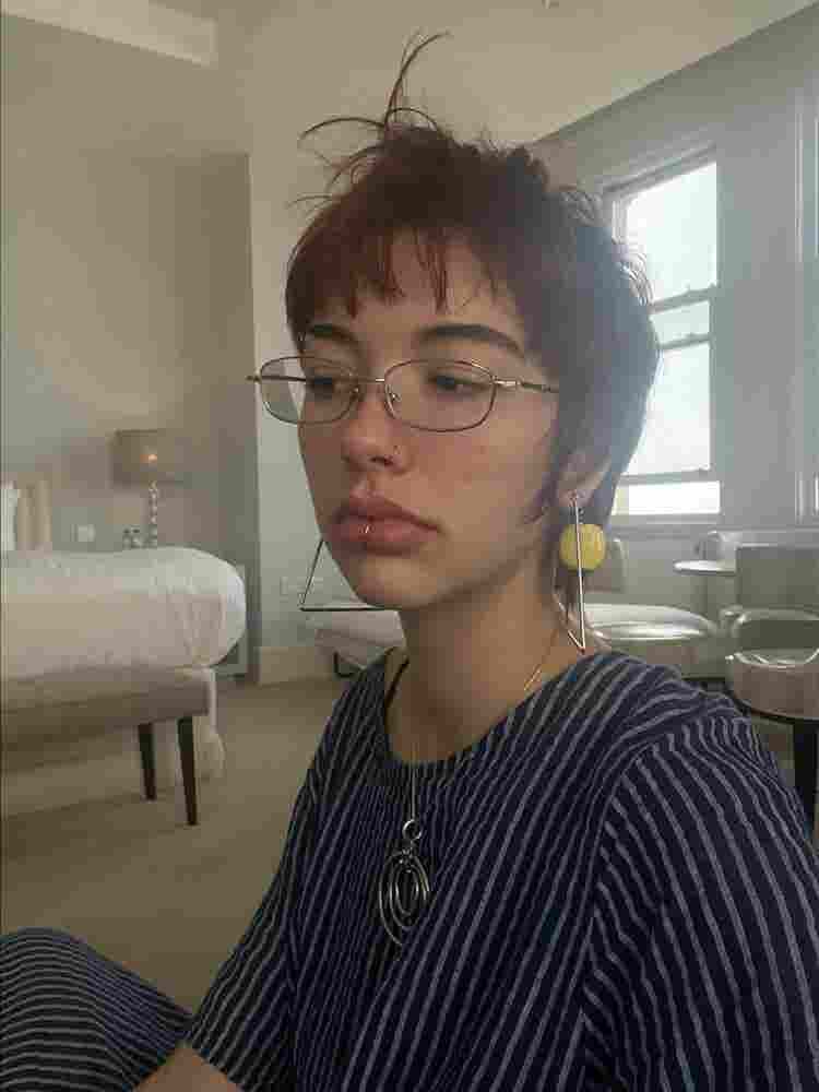 STUDENT LOOKING FOR A ROOM ASAP