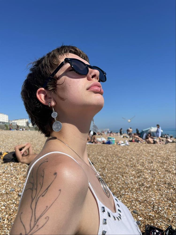 STUDENT LOOKING FOR A ROOM ASAP