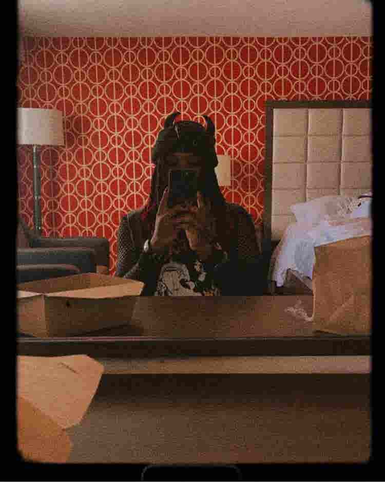 Hi I’m Yon and need a roommate lol