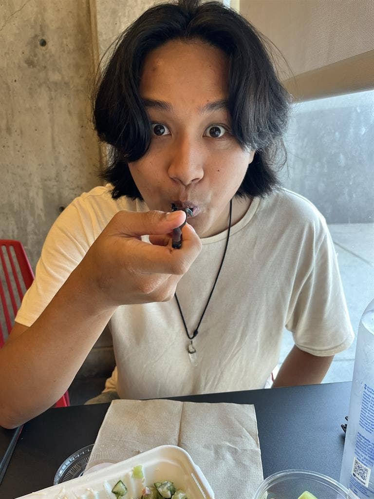 Looking to roomate near/in
Carson