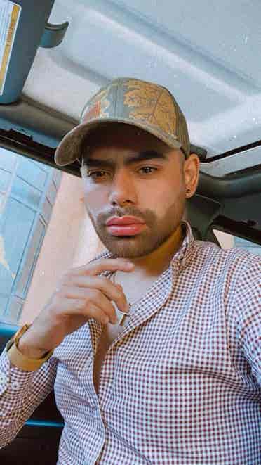 Hi, I'm Benito, a makeup artist.
