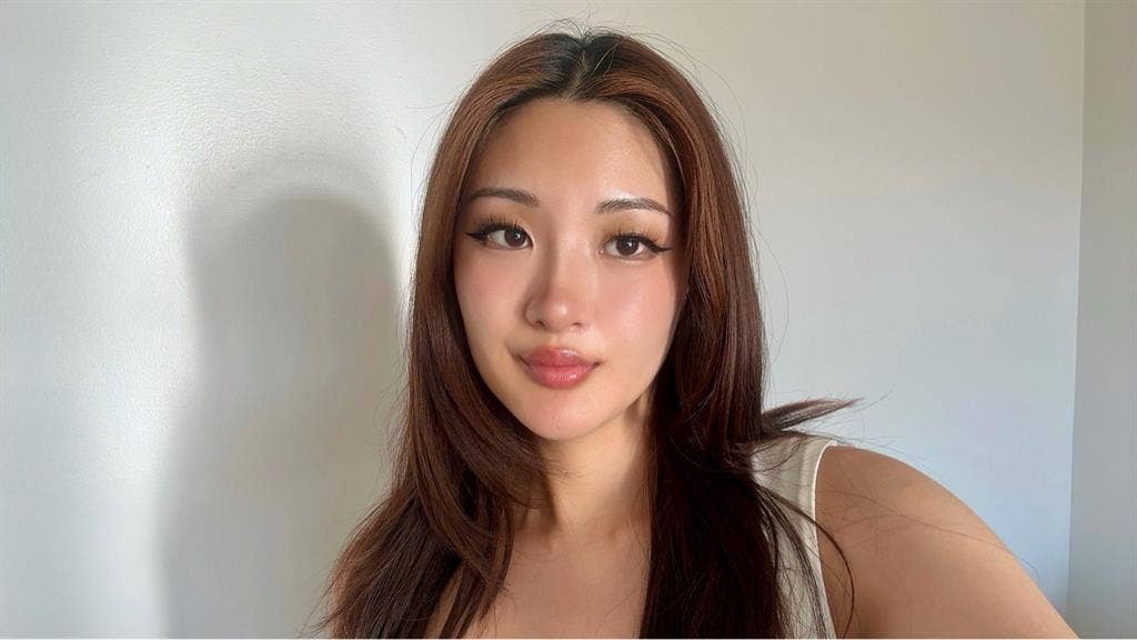 yo (
F) looking for a room!