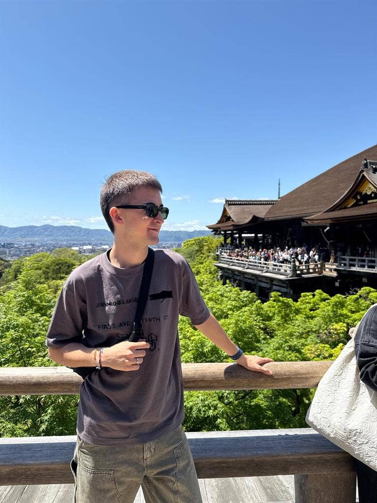 LOOKING FOR SINGLE ROOM TO RENT