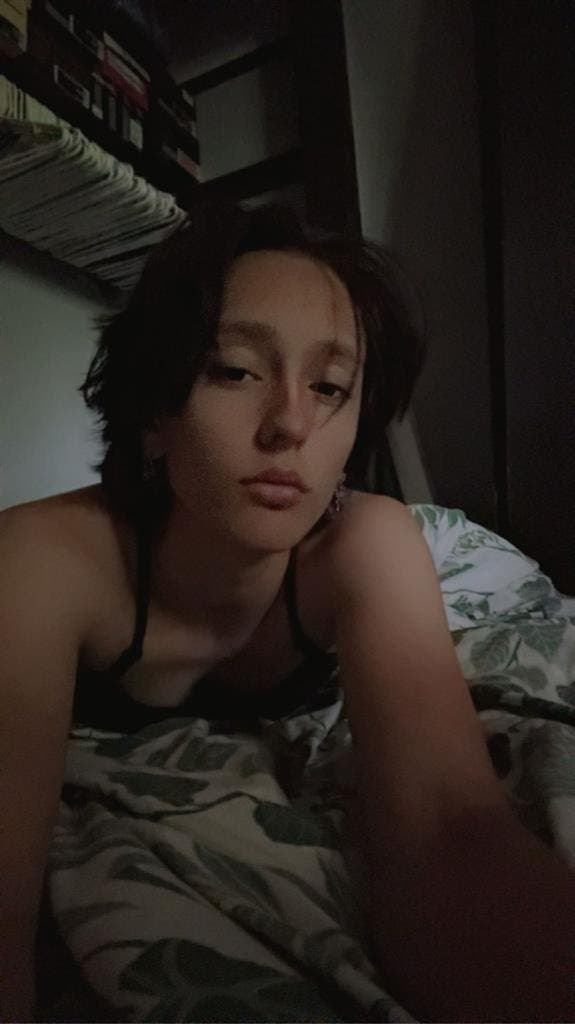 Looking for a room/female roommate