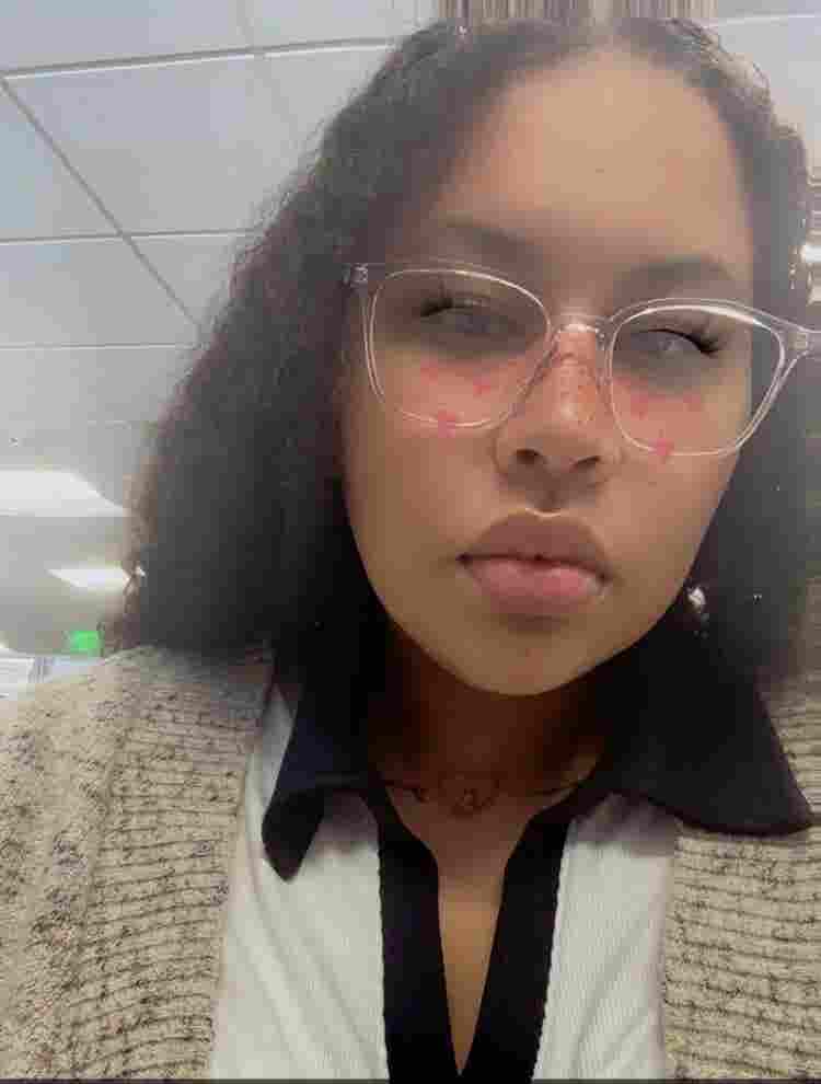 ✨Quiet and clean female needs room