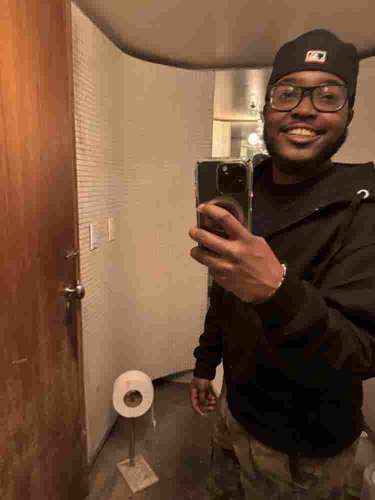 Looking for Room or apt for rent!!