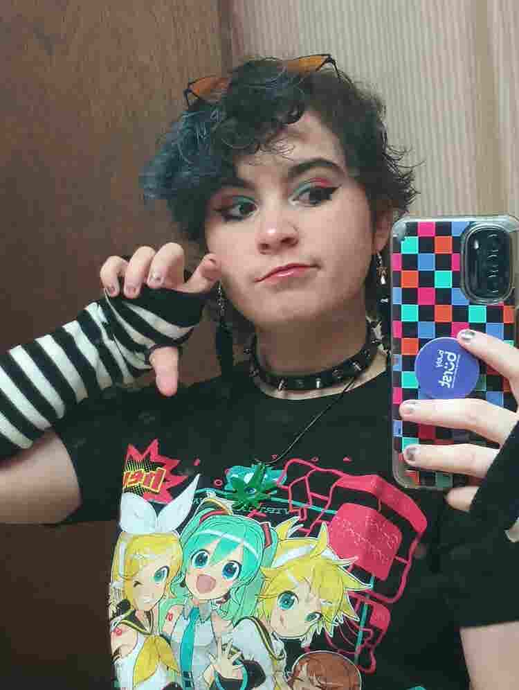 Looking for room and roommate(s)!!!