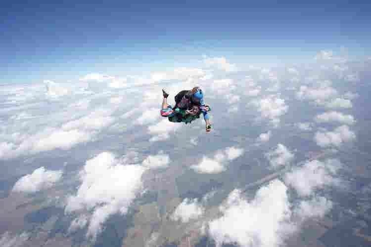 Looking for a roomie/ room