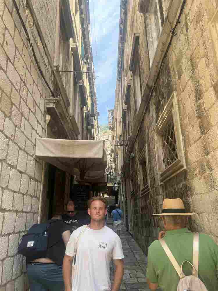 Young Aussie looking for a room!