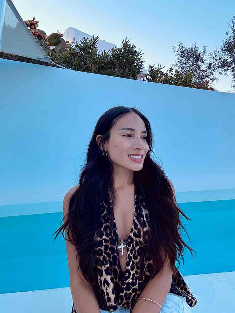 Bella