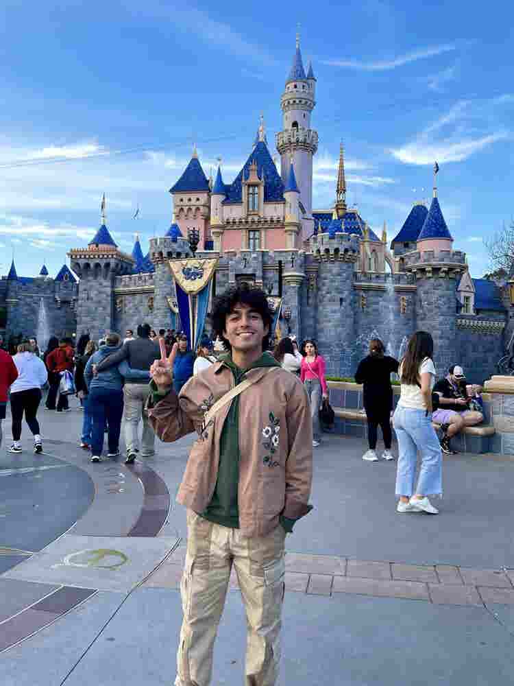 Looking to rent a room in Anaheim!
