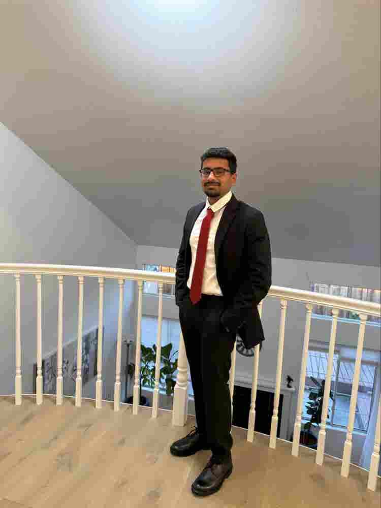 Male 
looking for a room