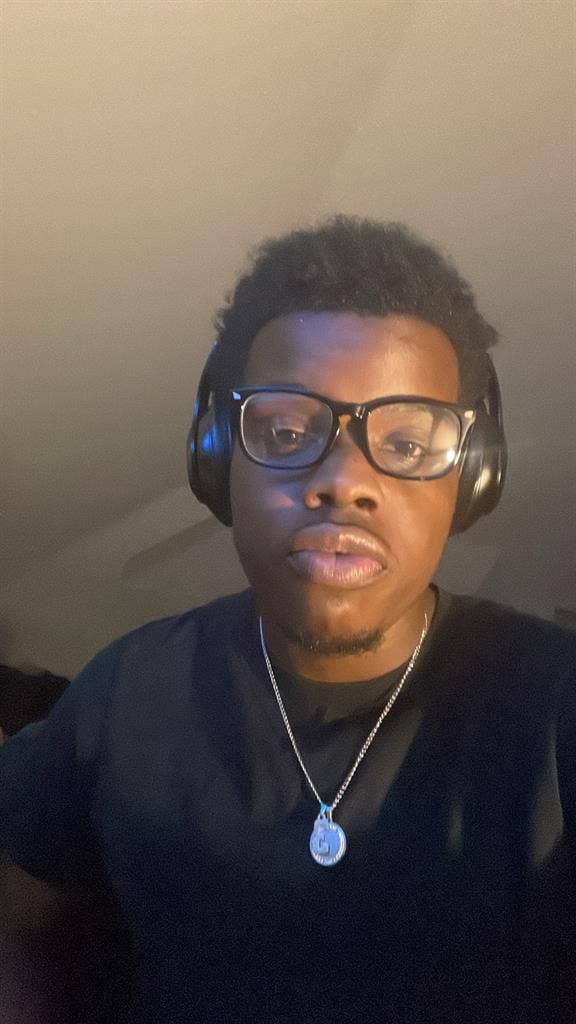 Looking for a clean roommate!!
