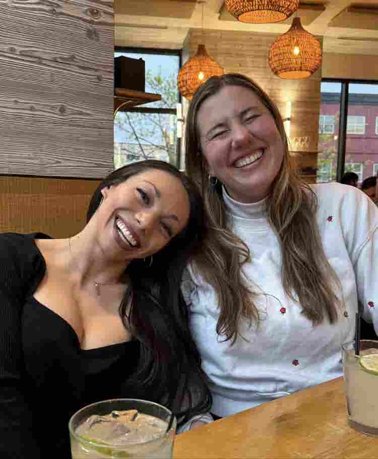 Seeking Female Roomie ~Lenexa Area!