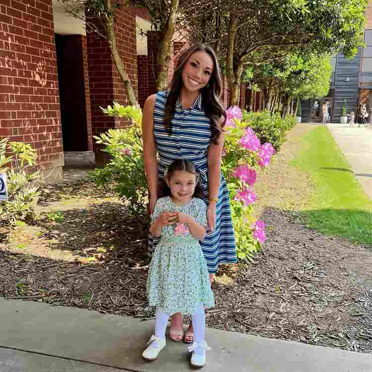 Seeking Female Roomie ~Lenexa Area!