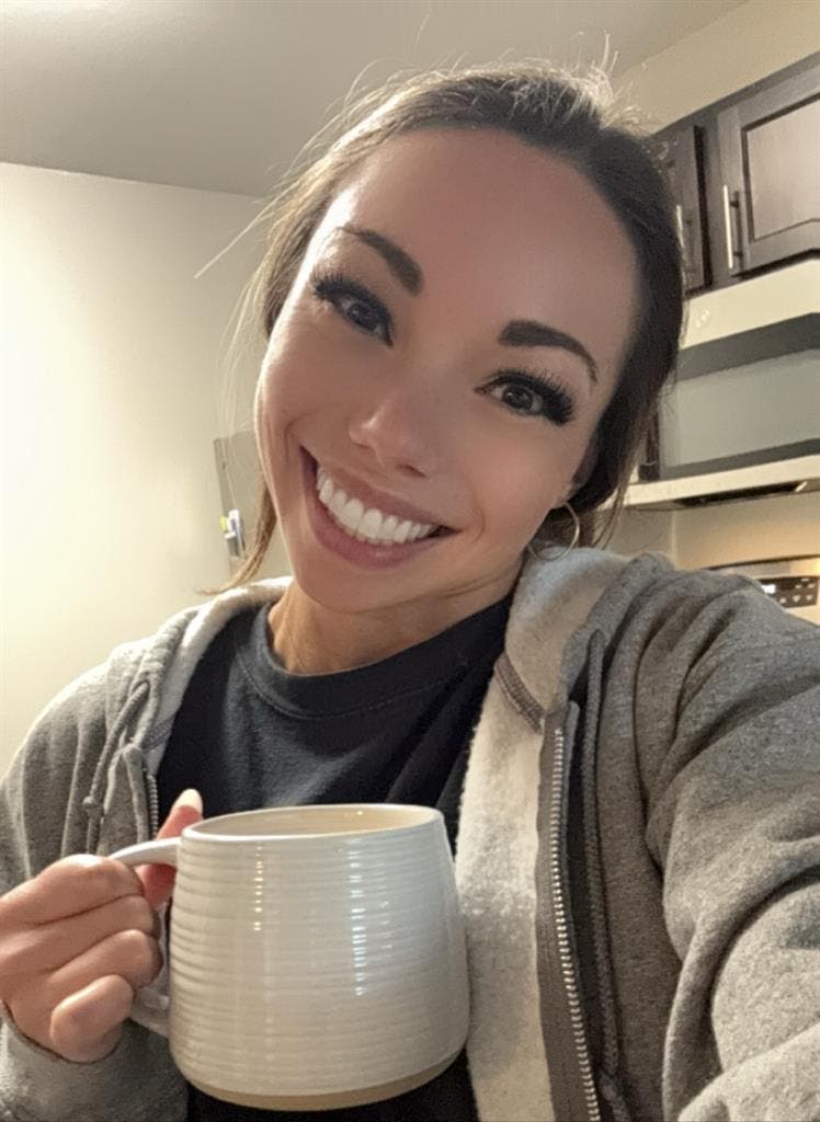Seeking Female Roomie ~Lenexa Area!