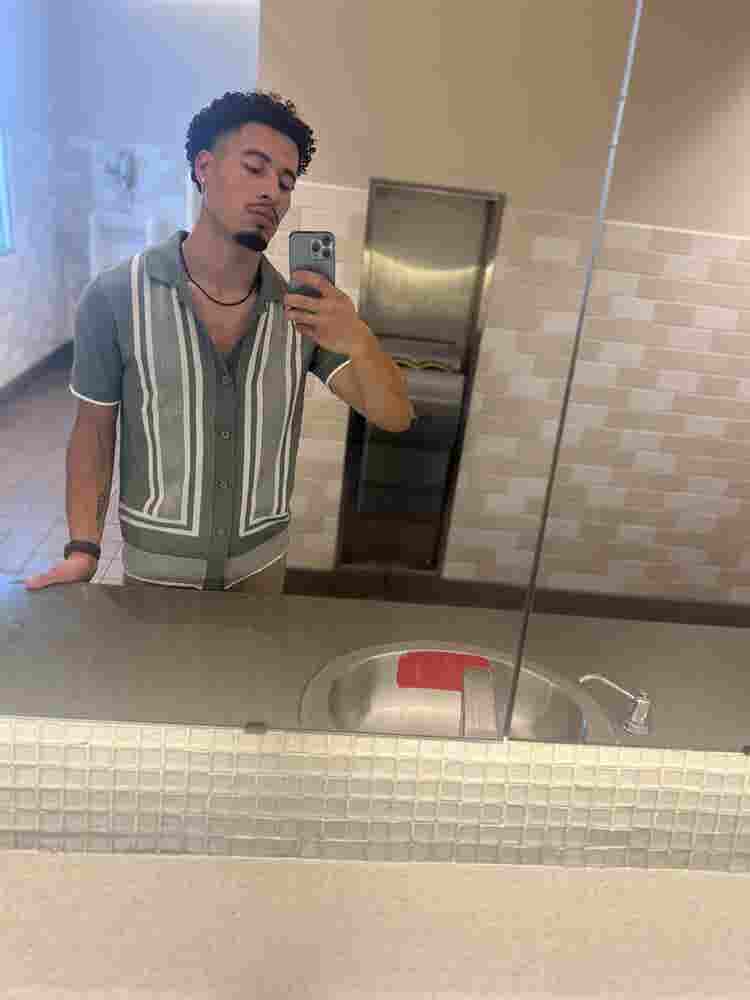 Looking for a roommate
