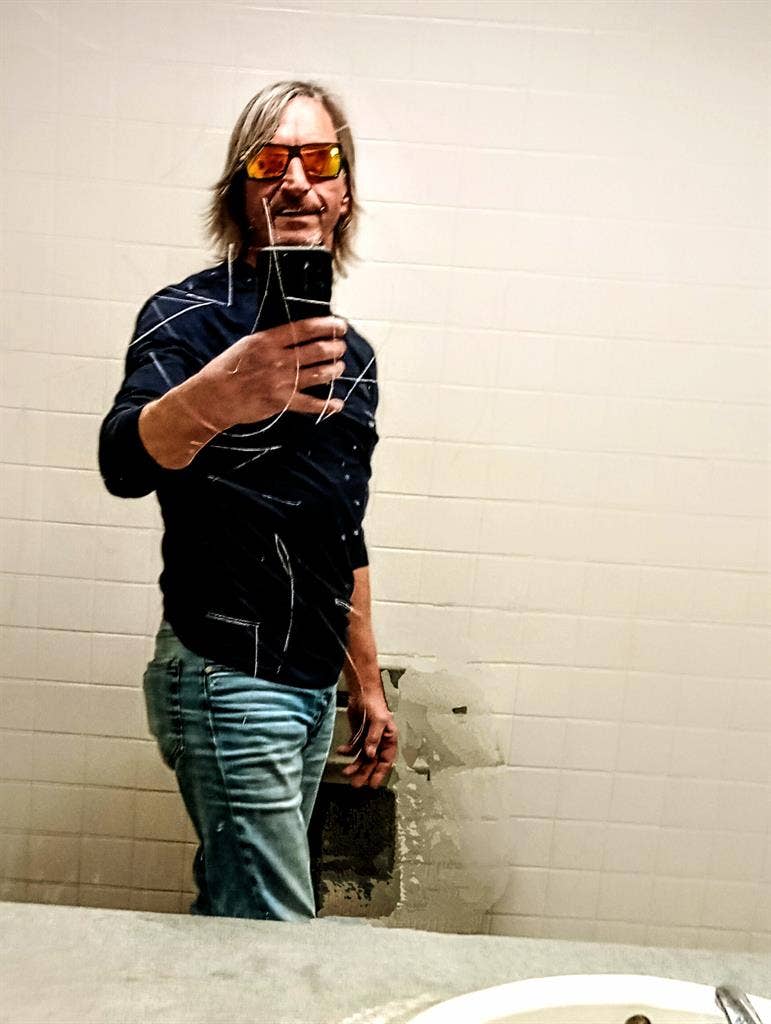 Looking for clean rm private bath