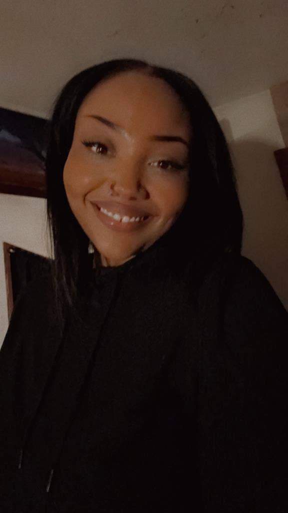 yo Female, Seeking to rent a room