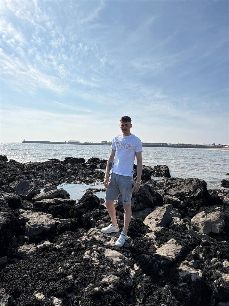 Looking for 2 bedroom apartment