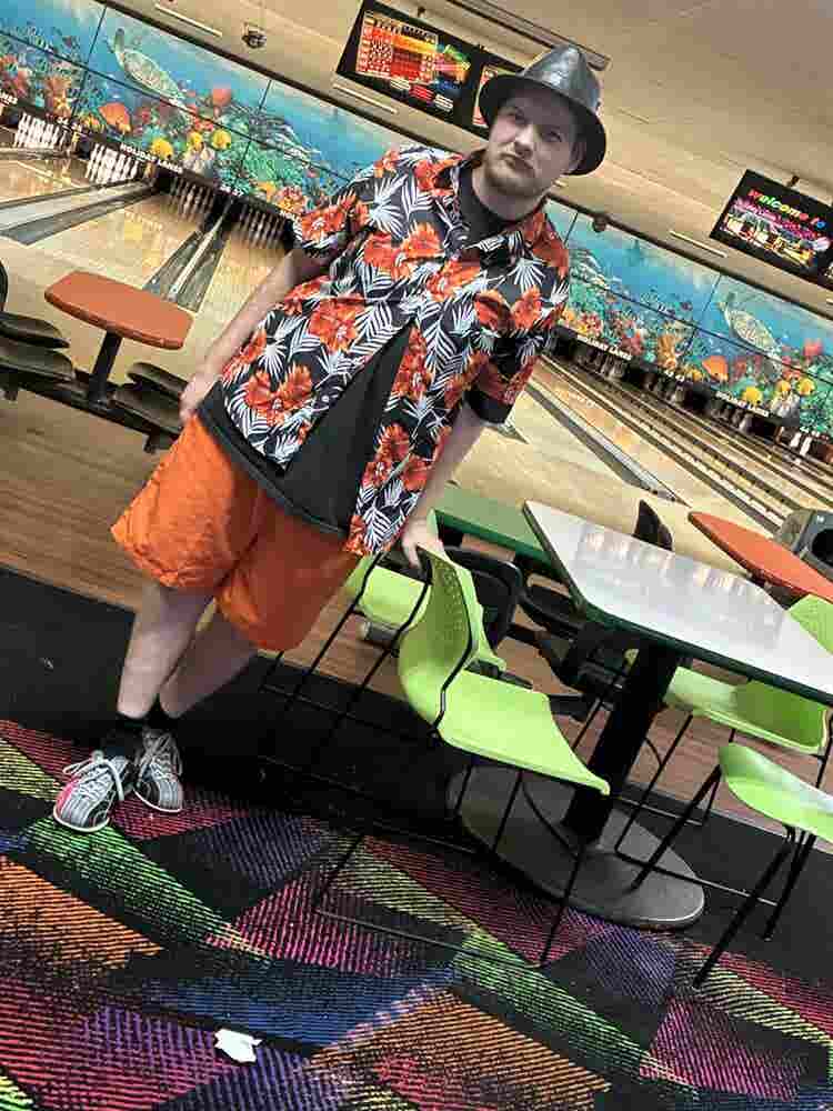 Looking for a room/place to stayy